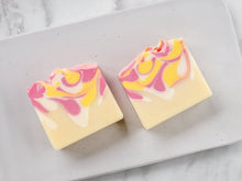 Load image into Gallery viewer, HONEYSUCKLE JASMINE Artisan Soap - Syringa Soapery