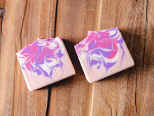 Load image into Gallery viewer, PARAMOUR Artisan Soap - Syringa Soapery