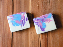 Load image into Gallery viewer, SWEET PEA Artisan Soap - Syringa Soapery